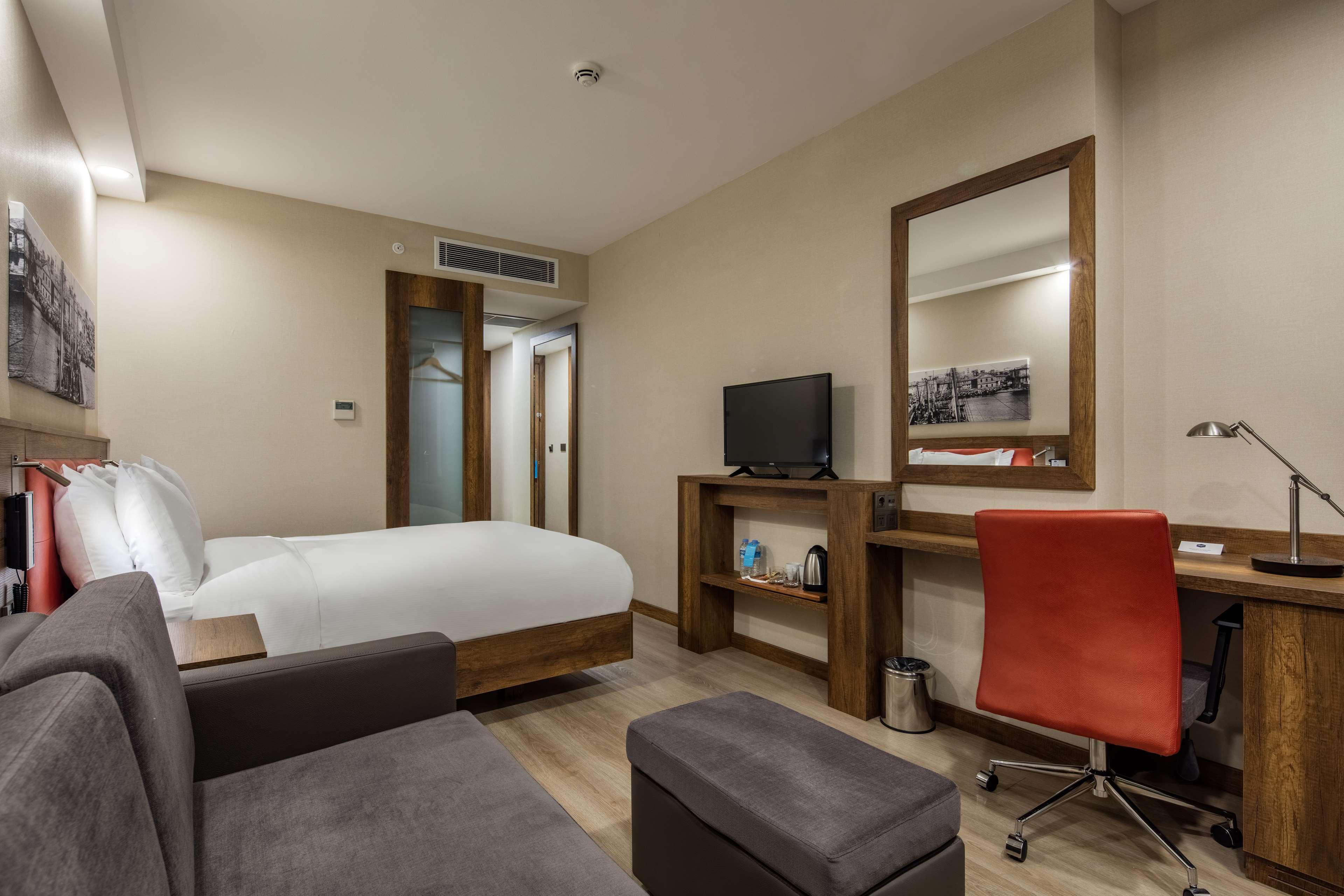Hampton By Hilton Canakkale Гелиболу Экстерьер фото